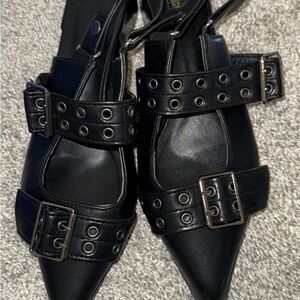 Stylish Black Buckle Women's Shoes